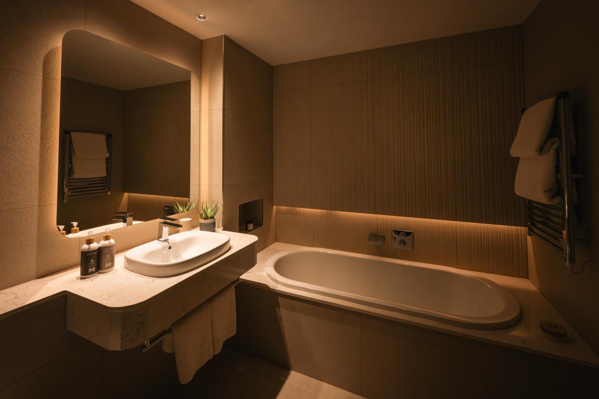 Pembroke Hotel 4*